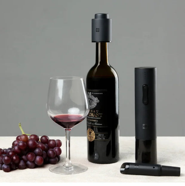 Electric Bottle Opener for Household Use, Electric Charging Current, Red Wine Bottle Opener