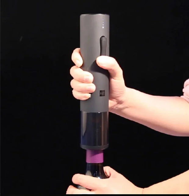 Electric Bottle Opener for Household Use, Electric Charging Current, Red Wine Bottle Opener